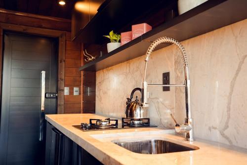 Cucina o angolo cottura di Nordic Cabanas