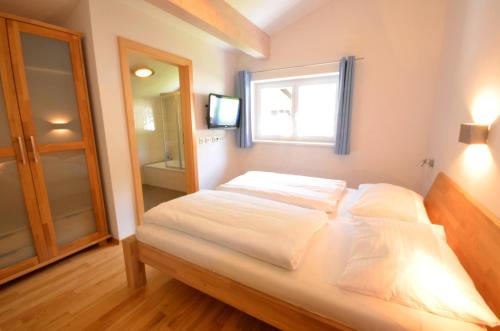 Penthouse Cooper - by Alpen Apartments