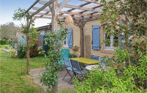 Κήπος έξω από το Beautiful Home In Saint Leon Sur Vezere