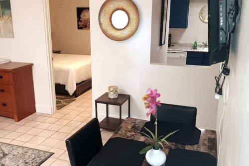 Χώρος καθιστικού στο Amazing and Cool 2-Bedroom Unit in Central Tucson