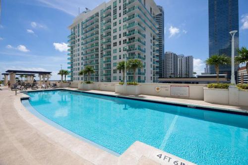 A piscina em ou perto de Impressive Unit in the heart of Brickell W Parking
