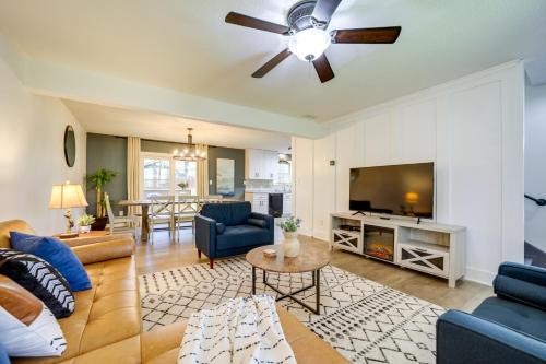 Gallery image of Peaceful Candler Cabin with Private Hot Tub! in Candler