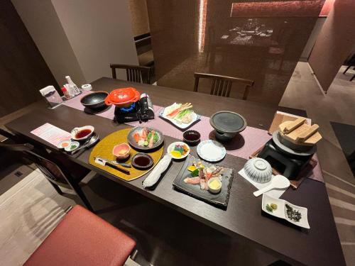 旅館の敷地内または近くでの食事または食べ物