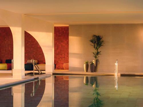 Kolam renang di atau dekat dengan SO/ Sotogrande Spa & Golf Resort Hotel