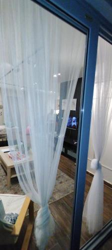 STUDIO Fakhr - Luxury apartment in Cairoにあるベッド
