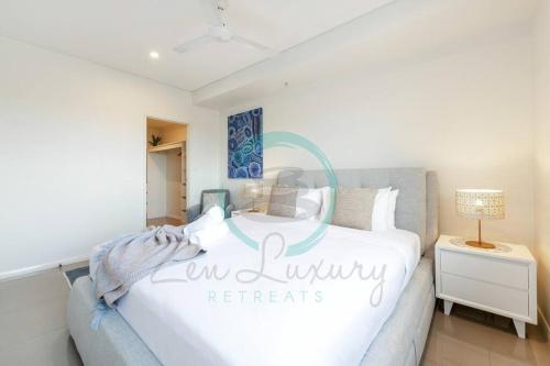 Postel nebo postele na pokoji v ubytování ZEN At ARRAY: 2BR Retreat in CBD
