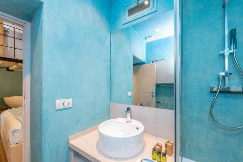 Bagno di Design apt near Spanish Step