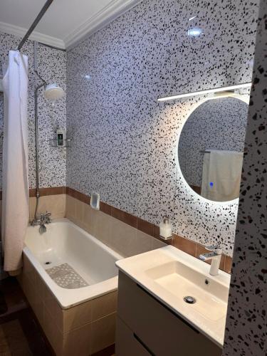 Lovely spacious 1 bedroom with pool view – Photos 2