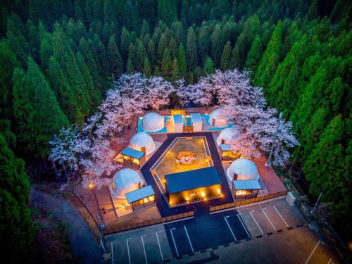 an overhead view of a house with snow covered trees at Lupo Forest "GRAN FOREST Echizen Miyama" - Vacation STAY 07099v in Fukui