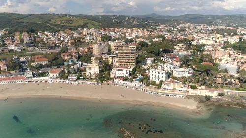 Villa da 13 posti letto con discesa privata in spiaggia