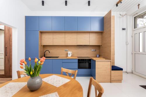 Premium Splendid Old Town Suites - by Upstairs