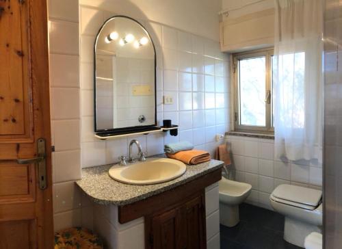 Ένα μπάνιο στο Casa Linda