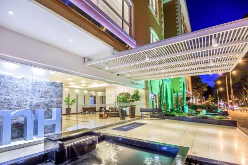 Bazén v ubytování NH Bogota Pavillon Royal nebo v jeho okolí