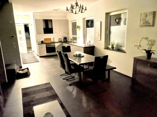 Foto dalla galleria di Haus Schloßblick a Reichenberg