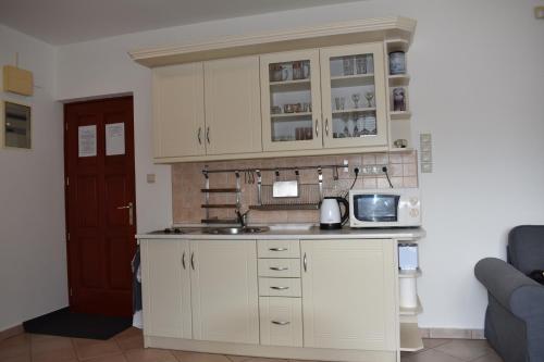 Galeriebild der Unterkunft Sári Apartman in Siófok