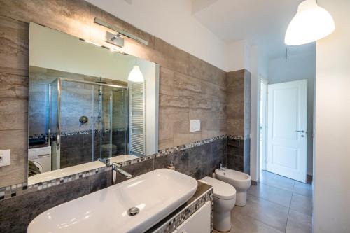 Kúpeľňa v ubytovaní CASA MATILDE - Appartamento Vista Mare - con posto auto