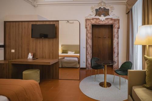 TV a/nebo společenská místnost v ubytování Hotel Villa Montegranelli