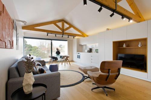 Boutique Rentals-Primrose Terrace&Garage