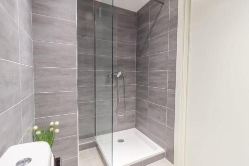 L13 Staywiz us - Central flat 5mins walk to beach AC Balcon WIFI