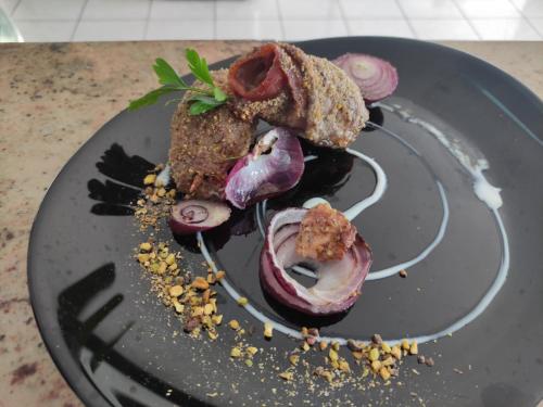 Comida en o cerca de este hotel