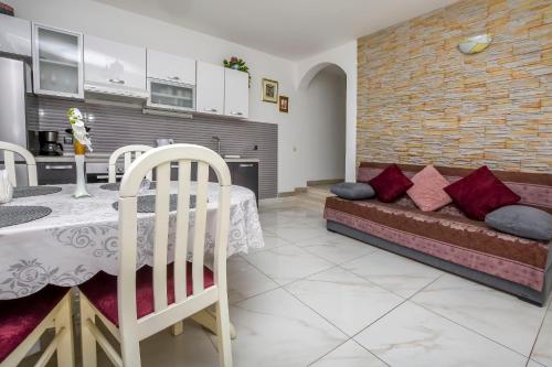 Dapur atau dapur kecil di Apartment Iryna