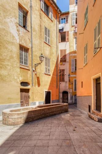 Foto L16 Suite Malonat Vieux Nice 1 min Mer/ 2 chbres & AC 6