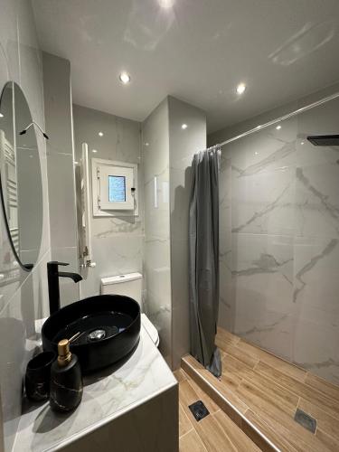 Thanos Luxurious Apartment