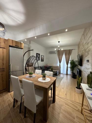 Thanos Luxurious Apartment