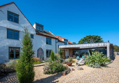 1 Anchor Cottage