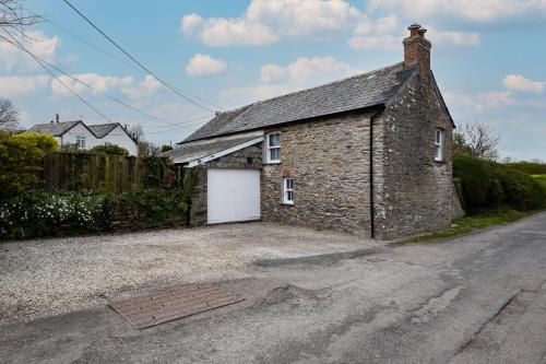 Marine Cottage – Photos 2