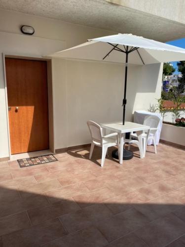 A patio or other outdoor area at lacasadisara