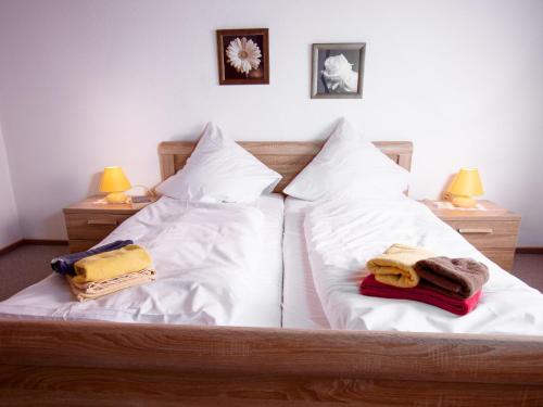 Postel nebo postele na pokoji v ubytování Apartment Lachmöwe by Interhome