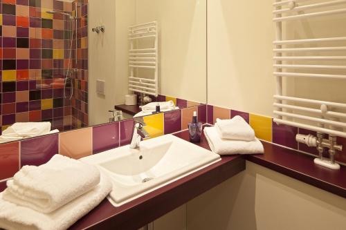 Ein Badezimmer in der Unterkunft Explorer Hotel Montafon