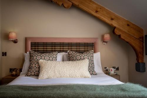 The Red Lion & Manor Houseにあるベッド