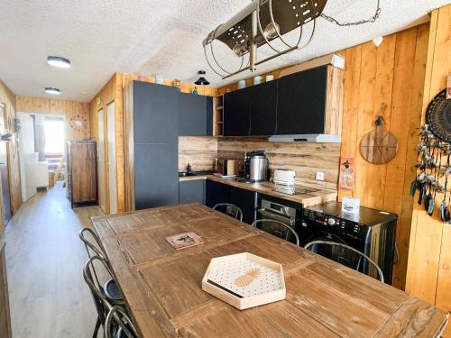 Appart rénové 2 pièces, skis aux pieds, balcon, animaux admis