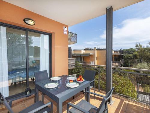 Balkón alebo terasa v ubytovaní Apartment Sa Boadella Mimosa by Interhome
