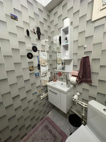 A bathroom at Nur home Abuzer Yegin
