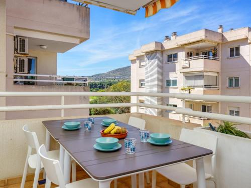 Apartment Loma del Colegial by Interhome tesisinde bir balkon veya teras