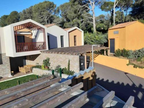 Photo de la galerie de l'établissement Appartement UBE à 400m de la plage, à La Croix-Valmer