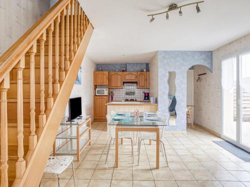 Zdjęcie z galerii obiektu Holiday Home Maison de l'Anse du Guesclin 2 by Interhome w mieście Saint-Coulomb