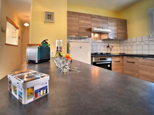 Køkken eller tekøkken på Holiday Home Le Riveau by Interhome