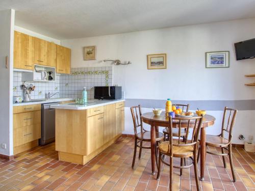 Zdjęcie z galerii obiektu Apartment Les Aigues Marines-66 by Interhome w mieście La Madrague