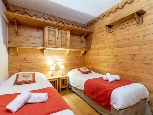 Apartment Ecrin des Neiges - Val Claret-2 by Interhome