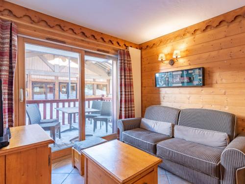 Apartment Ecrin des Neiges - Val Claret-2 by Interhome