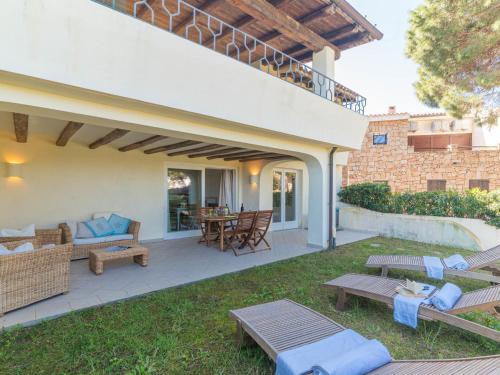 Taman di luar Apartment La Maddalena by Interhome