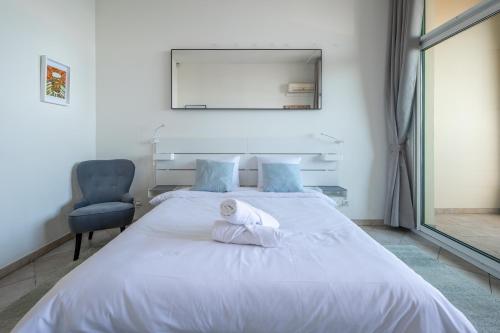 Nice studio sea front, terrace, ground floor
