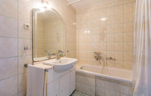 Ett badrum på Apartments Pradolando