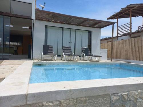 Piscine de l'établissement Casa Vichayito ou située à proximité
