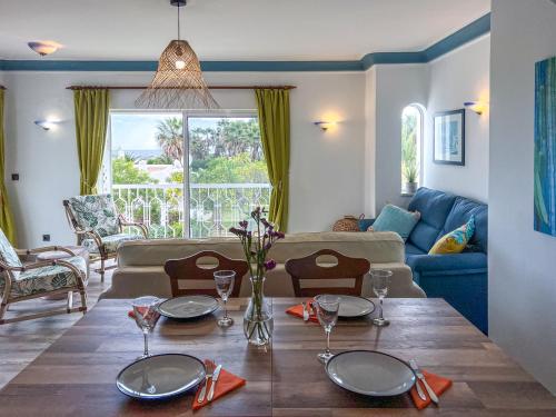 Lovely Apartment in Albufeira 2BD 250m Beach Ocean view and AC Wi-Fi Pool