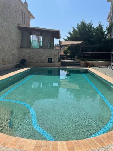 Elegant modern loft in Kryopigi